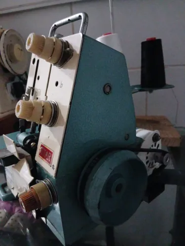 Máquina de Costura Overlock Star - Ótimo Estado