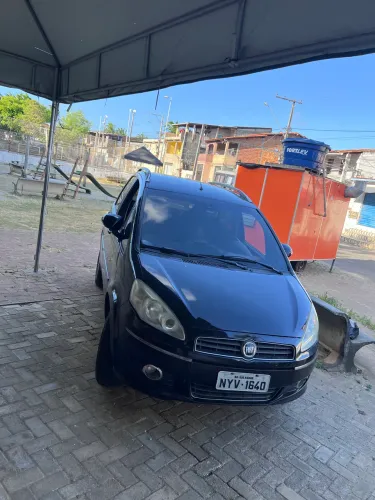 Fiat Idea Attractive 1.4 Fire Flex 8V 5P 2012