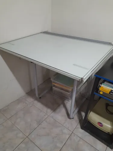 Mesa de desenho (vidro)