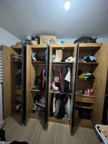 Guarda roupas 8 portas