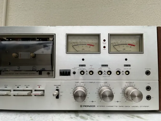 Vendo Tape Deck Pioneer CT -F9191