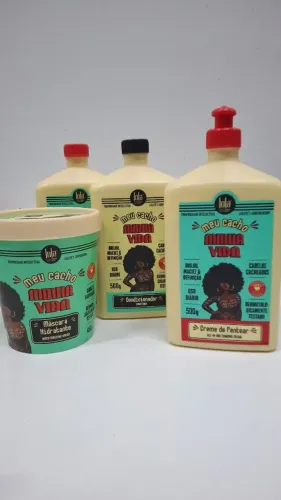 Kit Iola Cosméticos nunca foi usado 