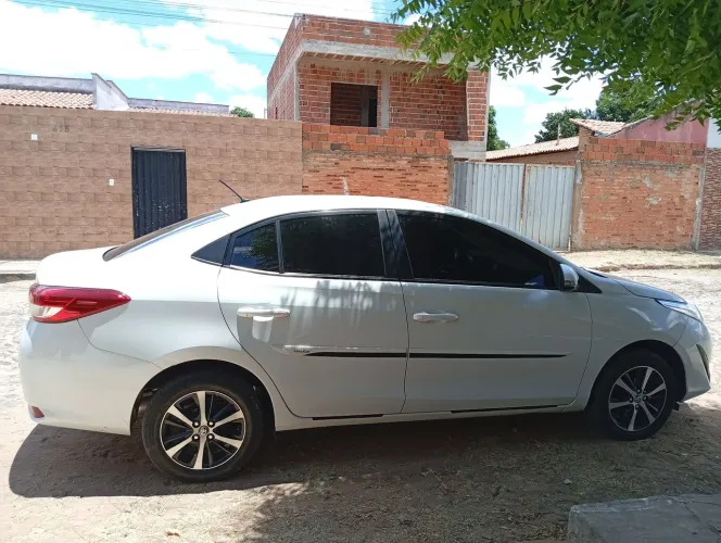Toyota Yaris XL Live Sedan 1.5 Flex 16V 4P AUT 2021