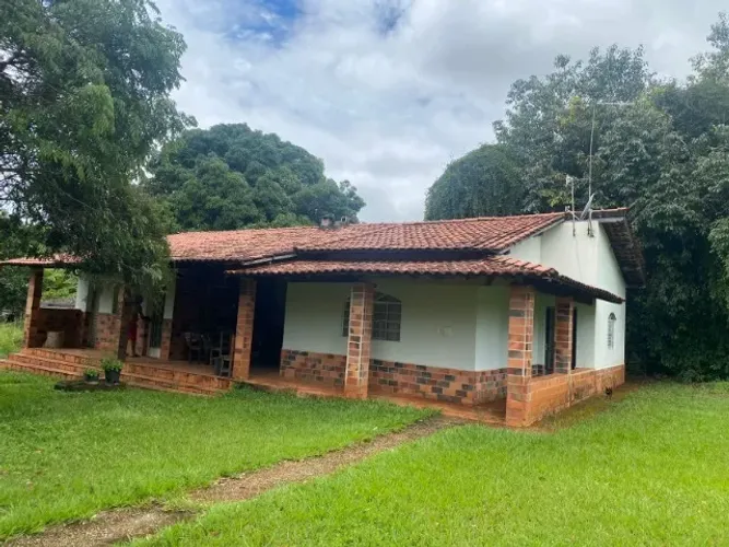 Sitio 20.000m², terreno plano, piscina, agua corrente nos fundos,Jaboticatubas.