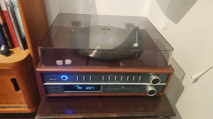 Toca-discos TEAC LP P1000