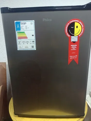 Frigobar Philco 68 litros preto 127V - Selo Procel A, super econômico,pouco uso.