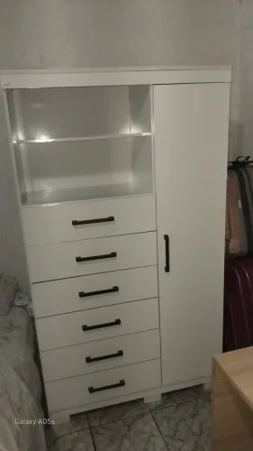 Cômoda 6 gavetas e 1 porta