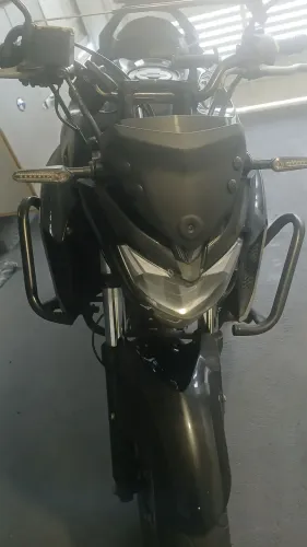 Vendo fz 25 tem passagem por leilão. 