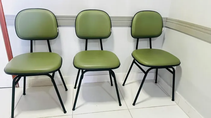 Vendo kit com 7 cadeiras recepção