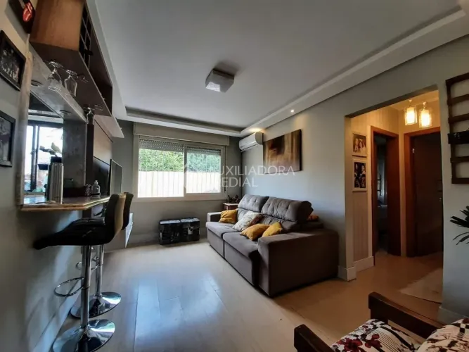 Ótimo apartamento semi-mobiliado à venda em Porto Alegre