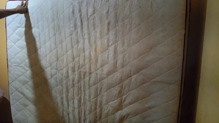 Cama queem com colchão