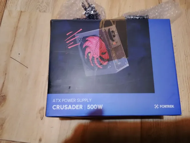 Fonte para computador: ATX POWER SUPPLY CRUSADER 500W.