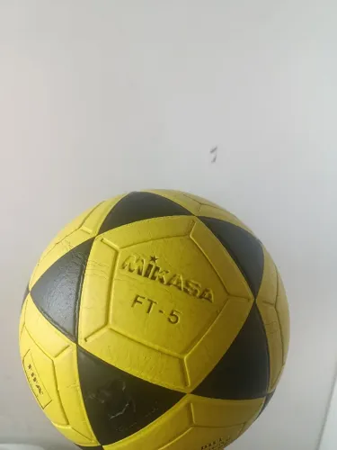 Bola de futevôlei mikasa 