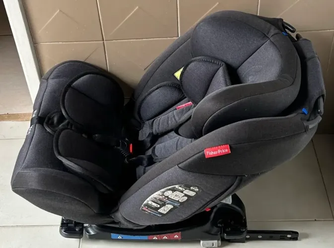 Cadeirinha Fisher Price com ISOFIX