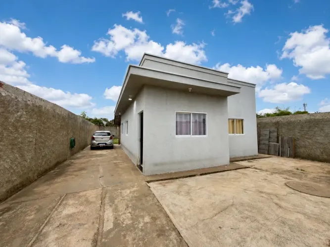 Casa sozinha no lote a 12 minutos do Aparecida Shopping
