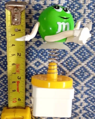 ( Leia ) Boneco M&M's Verde Com Mola