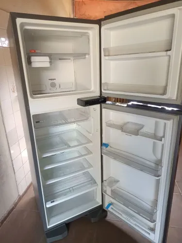 Geladeira semi nova