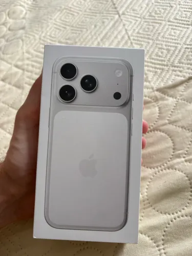 iPhone 17 Pro 256GB. Cor: Silver