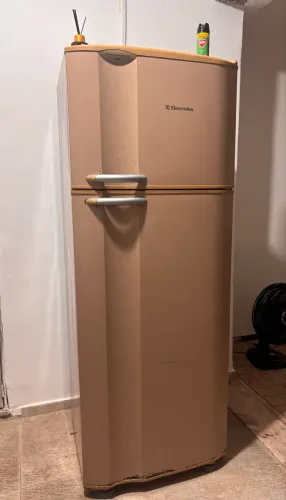 Geladeira Electrolux DC47 - 470L 
