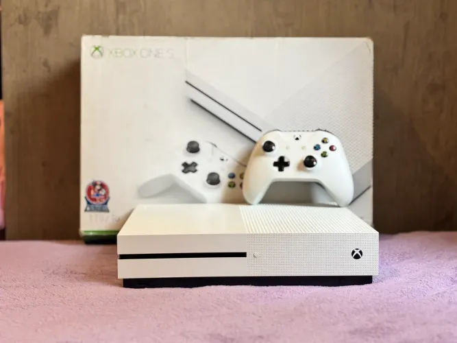 XBOX ONE S 1TB