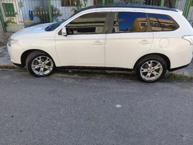 Mitsubishi Outlander 2.0 16V 160cv Aut. 2014
