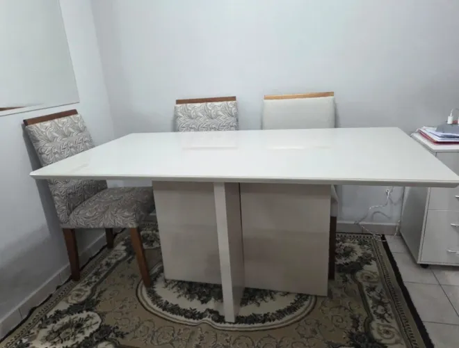 Mesa impecável 1,60x90