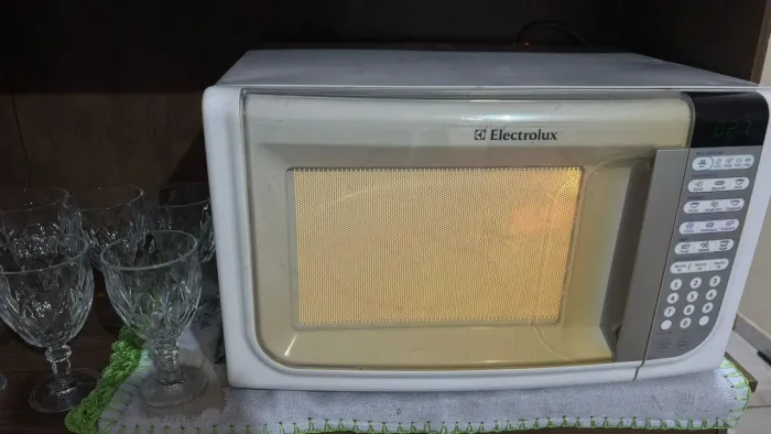 Microondas Eletrolux 31 litros