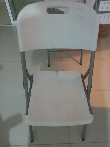 Conjunto 4 cadeiras em metal e plástico reforçadas 