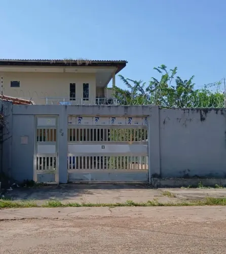 Casa ao lado da UNIFAP com energia solar
