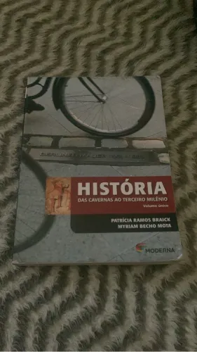 Livro História das cavernas ao terceiro milênio