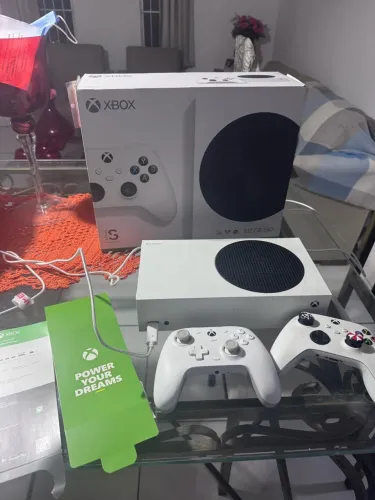 Xbox Series S com caixa - 512Gb 2 Controles