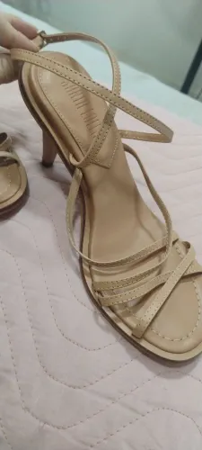 Vendo Sandália Santa Lolla
