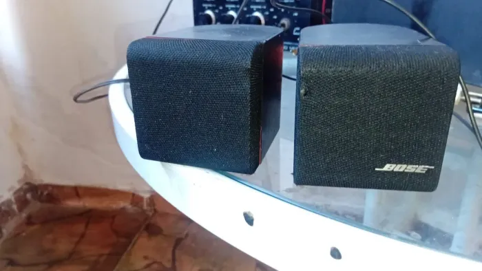 Cubos Bose Red LINE