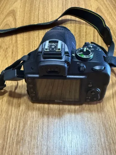 Câmera Nikon D3300 + Lente 18-55mm VR - Kit Completo com Mala e Acessórios