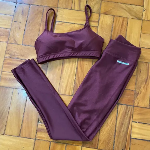 Conjunto brilho vinho track & field tamanho P