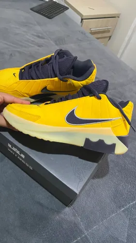 Nike LeBron Witness 9 Original Tamanho 42