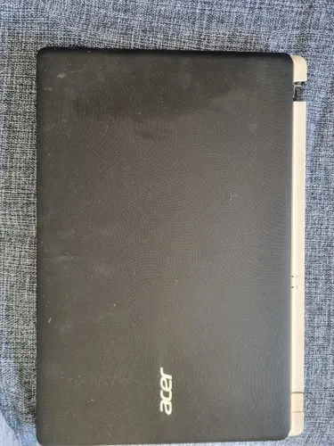 Notebook Acer sem funcionamento para aproveitamento da tela e carregador
