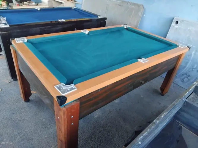 Mesas. Jogos brinquedos