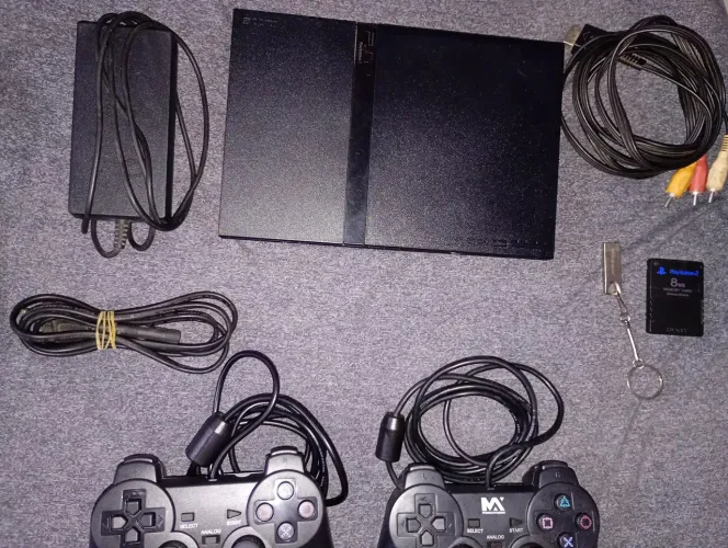 Vendo PS2 desbloqueado completo somente OPL com vários jogos passo cartão só interessados 