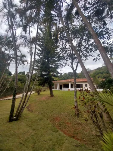 Ótima casa para locação na região de Itaipava - Petrópolis/RJ.