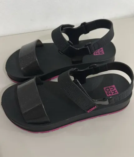 Sandália Zaxy Preta tamanho 30