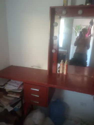 VENDE-SE BALCAO PARA CABELEREIROS
