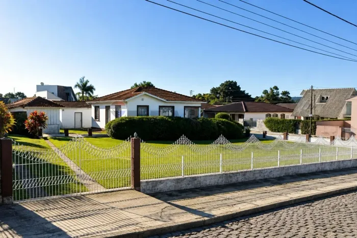 Terreno - 1843 m2 - ZR 2 - R$ 2.300.000,00 - Wilson Montenegro - Lapa/PR.