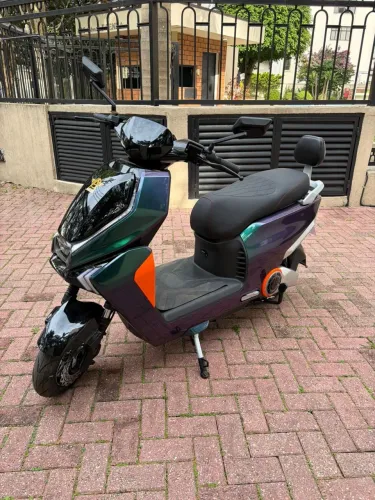 Moto elétrica NOVA 1000w Angie Motors