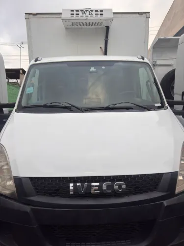 Iveco baú refrigerado