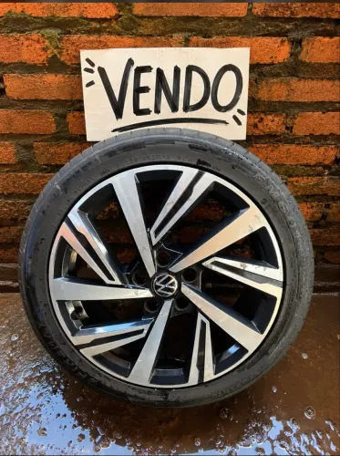 Vendo jogo de roda aro 18 furação 5x112 vai com os pneus