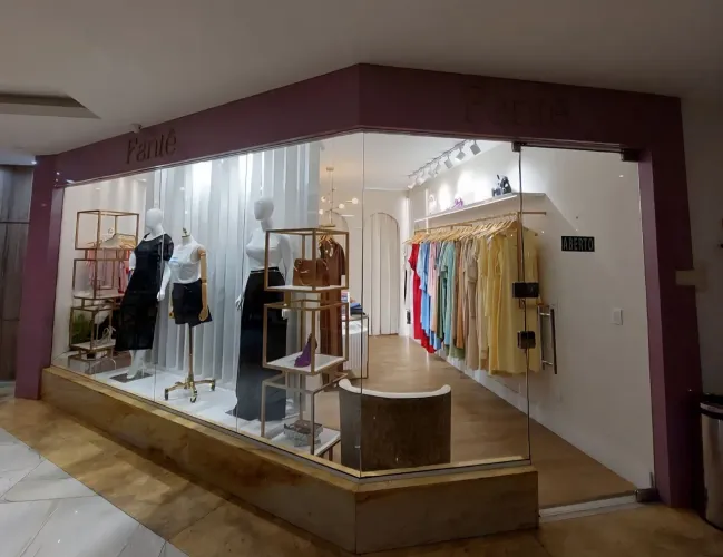 Passo loja de roupas feminina 