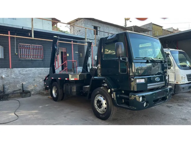 Ford Cargo 1722 2010