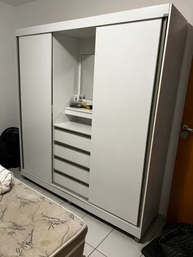 Guarda roupa usado