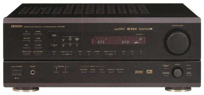 Receiver DENON AVR-1801 com controle, excelente qualidade sonora.